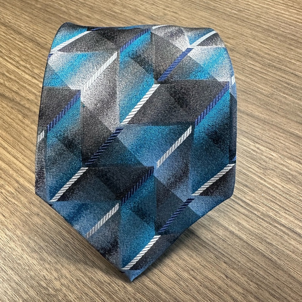 Concepts by Clairborne 100% Silk Tie